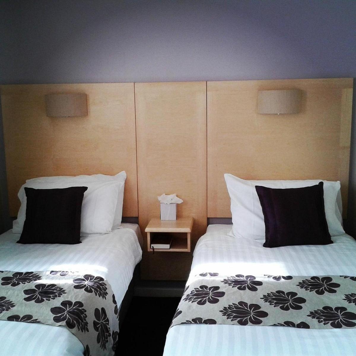 Cambridge Hotel Waterfront Бригхаус Екстериор снимка