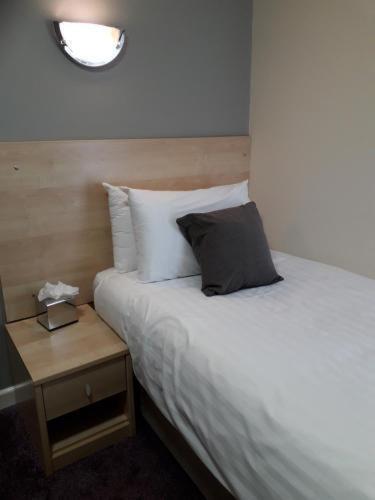 Cambridge Hotel Waterfront Бригхаус Екстериор снимка