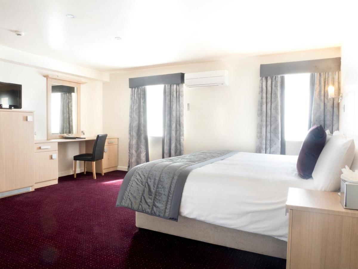Cambridge Hotel Waterfront Бригхаус Екстериор снимка